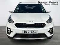 Begagnad Kia Niro 139 HK (102 kW) 2022 Vit SUV