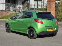 Second-hand Mazda 2 2012 Verde Hatchback