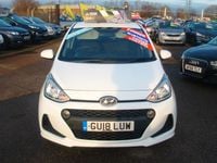 Used Hyundai i10 SE 66 HP (48 kW) 2018 White Hatchback