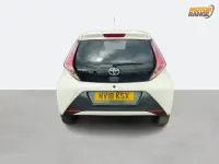 Gebraucht Toyota Aygo x-style 2018 Weiß Kleinwagen