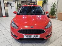 Used Ford Focus Zetec 115 HP (84 kW) 2015 Red Hatchback