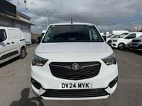 Second-hand Vauxhall Combo 100 CP (73 kW) 2024 Alb Monovolum