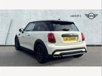 Used Mini Cooper Classic 136 HP (100 kW) 2022 White Hatchback