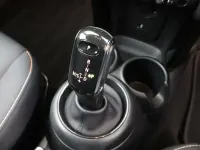 Begagnad Mini Cooper Classic 2021 Röd Halvkombi