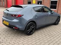 Begagnad Mazda 3 Homura-Line 2025 Grå Halvkombi