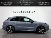 Begagnad Porsche Cayenne 2024 Grå SUV