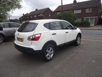 Used Nissan Qashqai Visia 113 HP (83 kW) 2013 White SUV