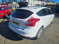 Used Ford Focus Zetec 125 HP (91 kW) 2014 White Hatchback