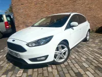 Used Ford Focus Zetec 2015 White Hatchback