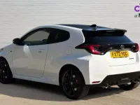 Used Toyota Yaris 257 HP (189 kW) 2022 White Hatchback