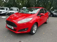 Used Ford Fiesta Zetec 82 HP (60 kW) 2015 Red Hatchback