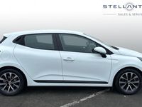 Used Renault Clio V Iconic 140 HP (102 kW) 2022 Hatchback