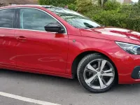 Begagnad Peugeot 308 S 2020 Röd Halvkombi
