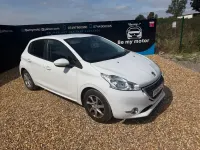 Used Peugeot 208 Active 82 HP (60 kW) 2014 White Hatchback