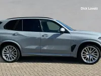 Używany BMW X5 M Sport 490 KM (360 kW) 2024 Szary SUV