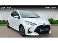 Used Toyota Yaris Design 116 HP (85 kW) 2023 White Hatchback