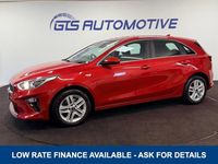 Usado Kia Ceed Play 120 HP (88 kW) 2019 Vermelho Citadino