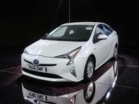 Used Toyota Prius Business Edition 122 HP (89 kW) 2016 White Hatchback