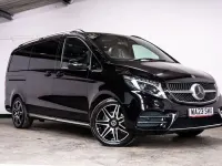 Usado Mercedes V220 AMG line 163 HP (119 kW) 2023 Preto Monovolume