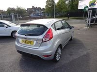Usado Ford Fiesta Zetec 2016 Prateado Citadino