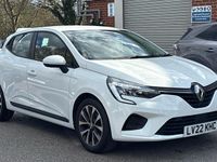 Used Renault Clio V Iconic 90 HP (66 kW) 2022 Solid  glacier white  Hatchback
