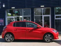 Used Peugeot 208 Allure 101 HP (74 kW) 2021 Red Hatchback
