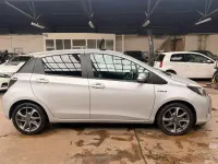 Used Toyota Yaris Hybrid Trend 101 HP (74 kW) 2014 Silver Hatchback