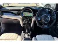 Begagnad Mini John Cooper Works 231 HK (169 kW) 2023 Svart Halvkombi