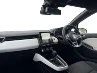 Usado Renault Clio V Techno 143 HP (105 kW) 2023 Branco Citadino