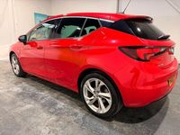 Used Vauxhall Astra SRi 105 HP (77 kW) 2016 Red Hatchback