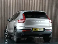 Usado Volvo XC40 Plus 2023 Dorado SUV