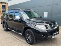 Begagnad Nissan Navara 2010 Svart Pickup