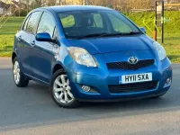 Begagnad Toyota Yaris 101 HK (74 kW) 2011 Blå Halvkombi
