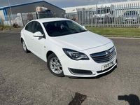 Used Vauxhall Insignia Design Edition 140 HP (102 kW) 2015 White Hatchback