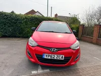Begagnad Hyundai i20 Classic 2012 Röd Halvkombi