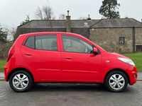Used Hyundai i10 Active 85 HP (62 kW) 2013 Red Hatchback