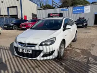 Usado Vauxhall Astra S 2013 Blanco Familiar
