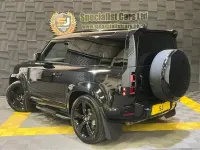 Usado Land Rover Defender SE Dynamic 2025 Preto SUV