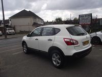 Used Nissan Qashqai Visia 113 HP (83 kW) 2013 White SUV