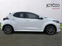 Used Toyota Yaris 116 HP (85 kW) 2022 White Hatchback