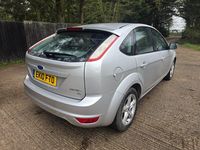 Used Ford Focus Zetec 123 HP (90 kW) 2010 Silver Hatchback