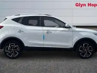 Used MG ZS Exclusive 106 HP (77 kW) 2024 SUV