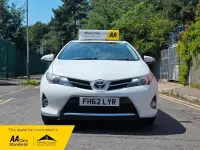 Used Toyota Auris Multidrive S 2013 White Hatchback