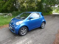 Used Toyota iQ 68 HP (50 kW) 2012 Blue Hatchback