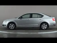 Usado Skoda Octavia SE 2017 Plateado Utilitario