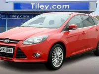 Usado Ford Focus Zetec 125 HP (91 kW) 2011 Vermelho Citadino