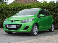 Used Mazda 2 82 HP (60 kW) 2011 Green Hatchback