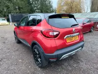 Used Renault Captur Dynamique 2017 Red/black SUV