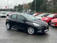 Used Renault Clio Dynamique 90 HP (66 kW) 2017 Black Hatchback