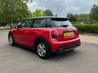 Usado Mini Cooper Classic 134 HP (98 kW) 2023 Vermelho Citadino